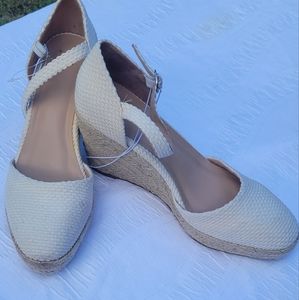 Womens wedge shoes
